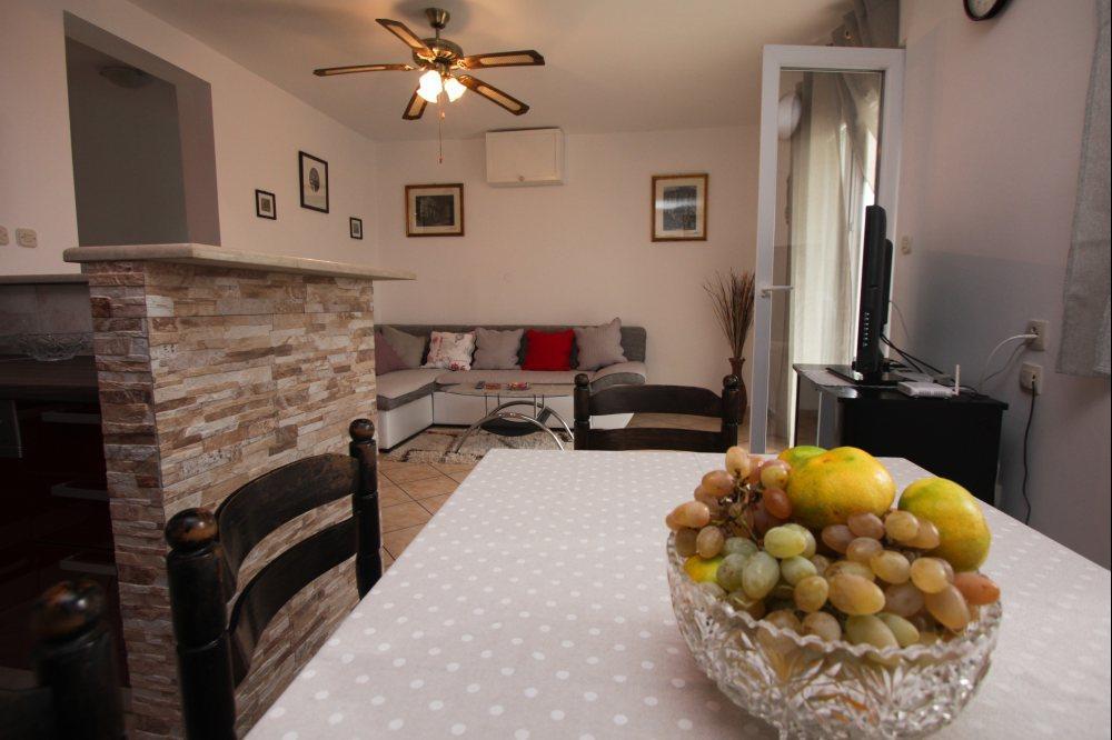 Apartment Miljenko Tomic Splitska Εξωτερικό φωτογραφία